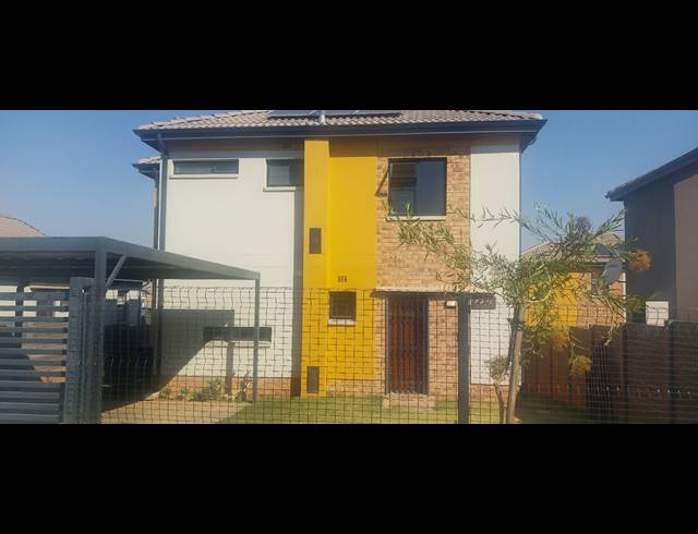 4 BEDROOM HOUSE FOR SALE IN LOTUS GARDENS